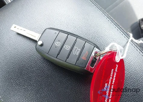 2019 Kia Sorento 2.4L Lx z USA, uszkodzony, nr VIN 5XYPGDA3XKG451668